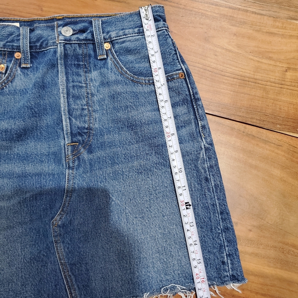 Rare LEVI's Classic Blue Ribcage V Yoke Frayed Skirt - Picture 15 of 16